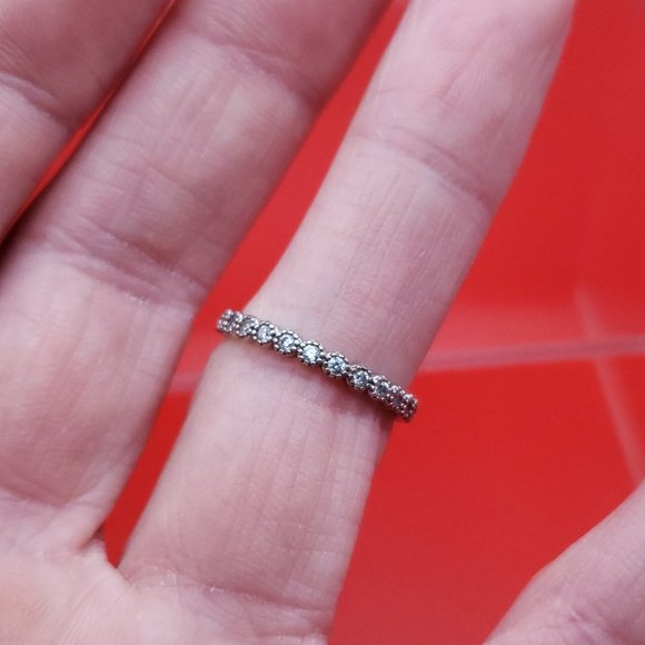 Size 6 925 Sterling Silver Simple Cute CZ Gemstones Ring - Picture 3 of 7